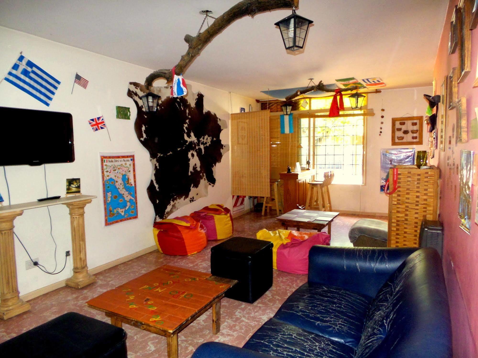 Hostel Otro Mundo Capdevila المظهر الخارجي الصورة