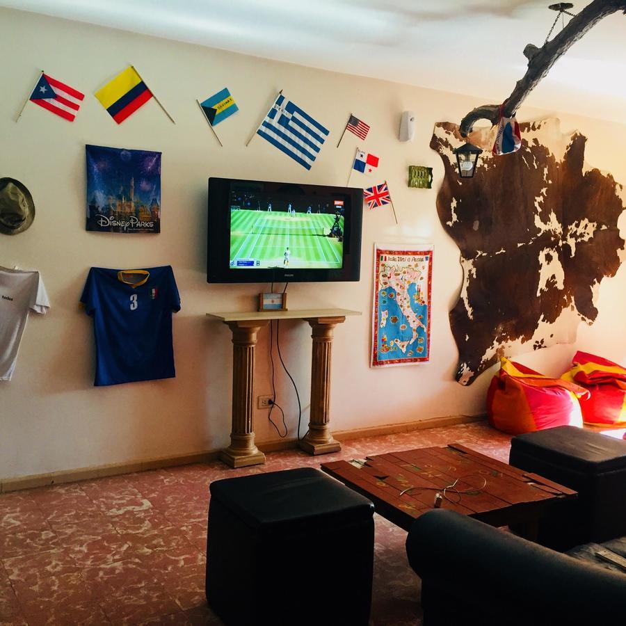 Hostel Otro Mundo Capdevila المظهر الخارجي الصورة